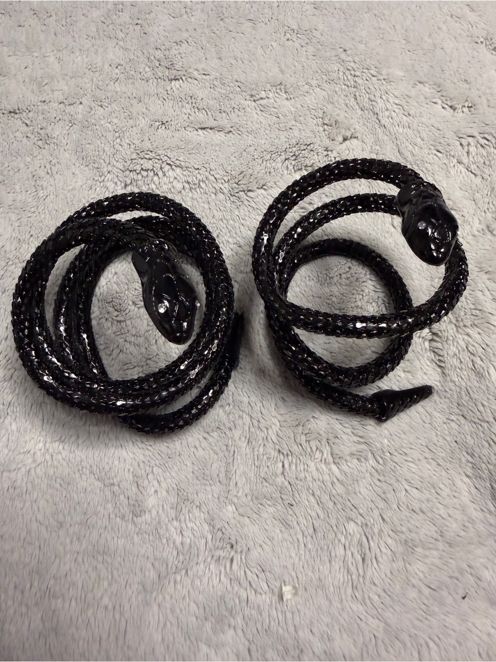 Black Snake Jewelry Set – Costume Jewelry ✨🐍 - Picture 3 of 9